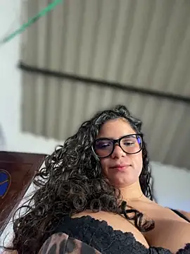 Simone_Miller – live chatrum