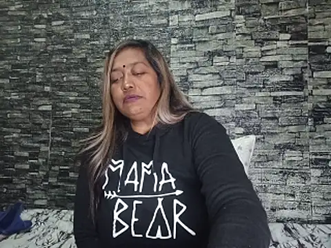 Pokój czatu na żywo – Mammabear_4u
