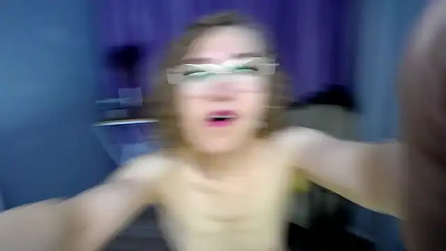 Phòng Chat Trực Tiếp queen_a_n_i