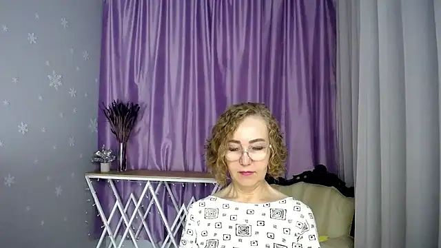 queen_a_n_i: онлайн-чат