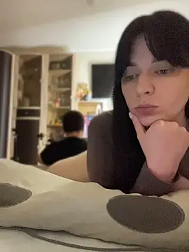 Poly_Nickn Live chat-huone