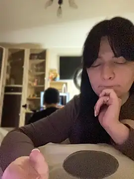 Živá chatovací místnost Poly_Nick
