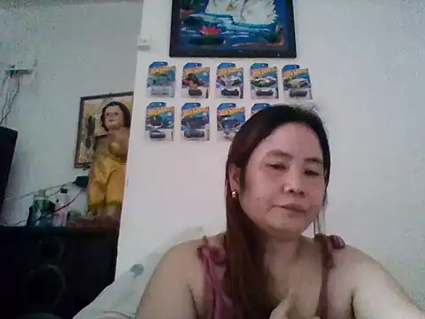 ห้องแชทสดของ Hornywetmaturedmom