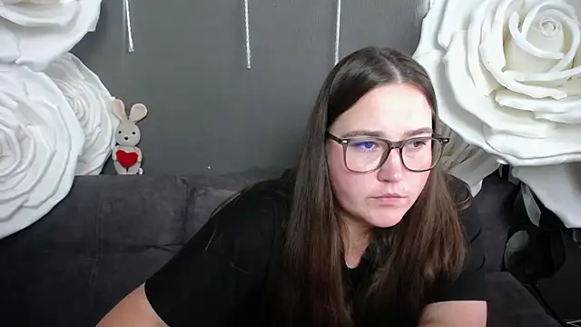Pokazy przed seks kamerką na żywo – XX_Daniella_XX