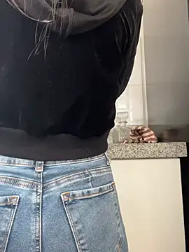 DulceMya Adlı Modelin Canlı Sohbet Odası