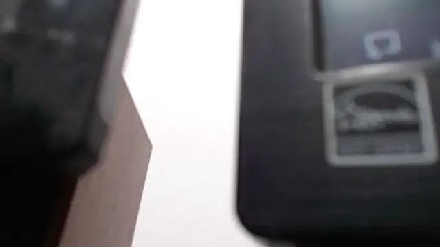 חדר צ'אט בשידור חי של emiliaa_hot