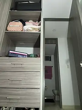 Lau_goddess_ass' Live Chat Room