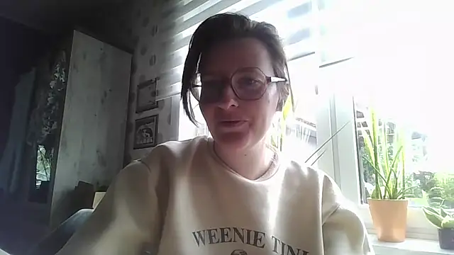 LiquidLeonie Live chatroom