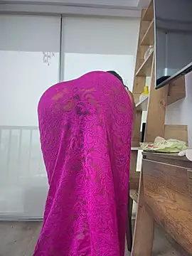 sexi_noemi Adlı Modelin Canlı Sohbet Odası