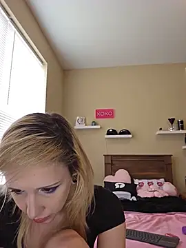 AmethystFoxx Adlı Modelin Canlı Sohbet Odası