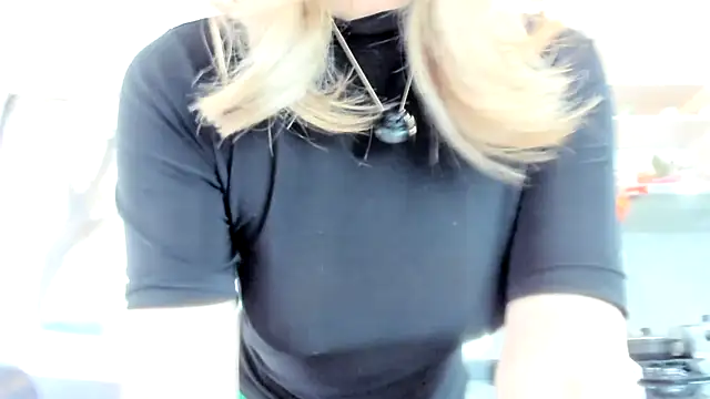 ashleymilf_1's Live Chat Room