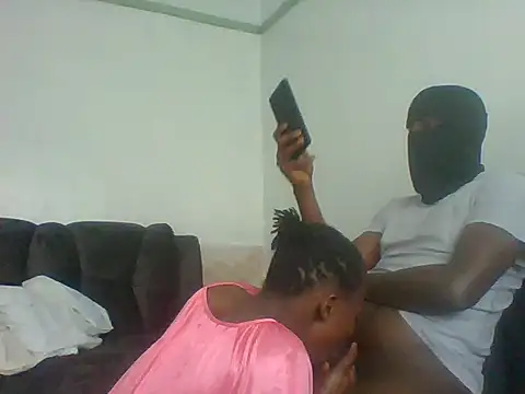 Africanmandk Adlı Modelin Canlı Sohbet Odası
