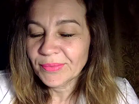 IssaMy1's Live Chat Room