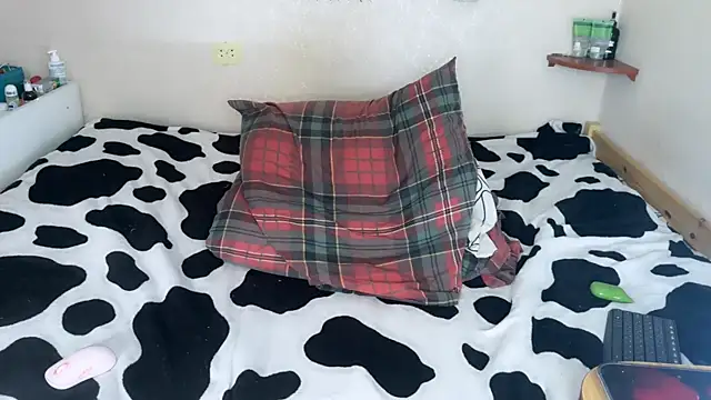 Chat soba uživo modela SolarEclipse99