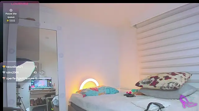 Sala de chat ao vivo de SharonVelvet