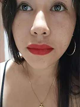 Filipina_Desire Adlı Modelin Canlı Sohbet Odası