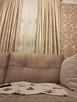 suzanara Adlı Modelin Canlı Sohbet Odası