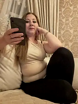 suzanara's Live Chat Room