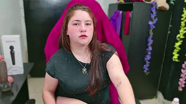 غرفة دردشة ann_bronw المباشرة