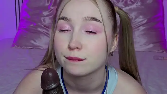 LilyStarlight Adlı Modelin Canlı Sohbet Odası