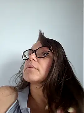 MariaPau_83 Adlı Modelin Canlı Sohbet Odası