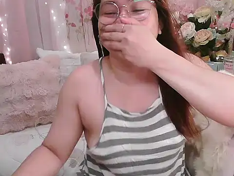 OhmyPinayのライブチャットルーム