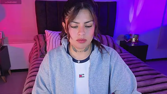 Catalinaa_martinez Adlı Modelin Canlı Sohbet Odası