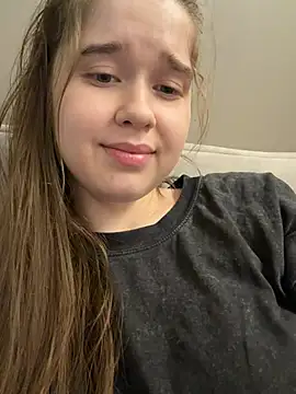 HornyGirlH লাইভ চ্যাট রুম
