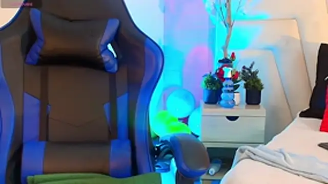 moxa_hot – Naživo chatovacia miestnosť