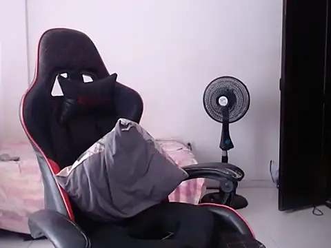 Adriana_0312 – Naživo chatovacia miestnosť