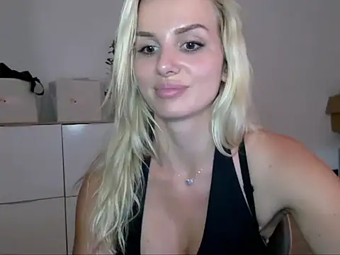 CorneliaSweet's Live Chat Room