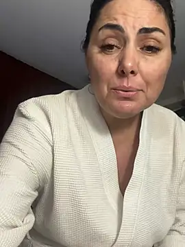غرفة دردشة Emma_roqueen المباشرة