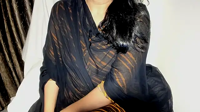 TheShyGirl_ Adlı Modelin Canlı Sohbet Odası