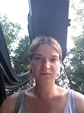 Mercedeswoman8 – Naživo XXX chat