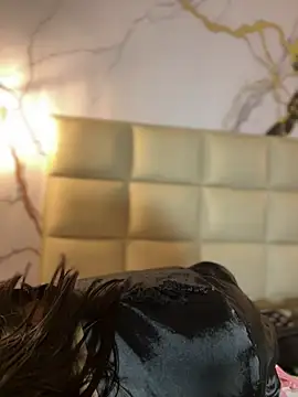 Lia_sexx – Naživo chatovacia miestnosť