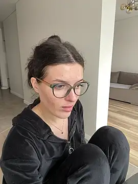 Živá chatovací místnost little_belucci