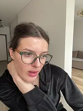 little_belucci Adlı Modelin Canlı Sohbet Odası