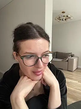 little_belucci Adlı Modelin Canlı Sohbet Odası
