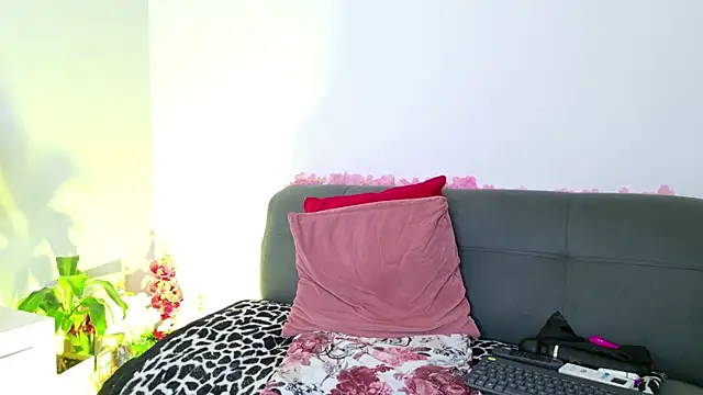 Anaa_Bellaa লাইভ চ্যাট রুম
