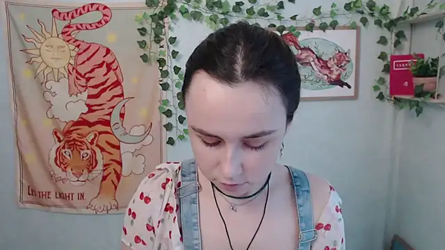 VeryVeryVeryShy_'s Live Chat Room