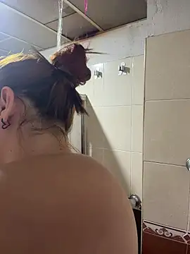 Kaarol69 Adlı Modelin Canlı Sohbet Odası