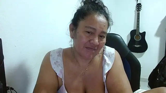 katia_mature's Live Chat Room