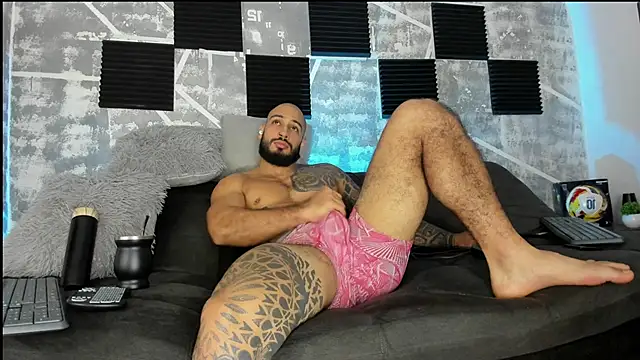 leonidas_18k Adlı Modelin Canlı Sohbet Odası