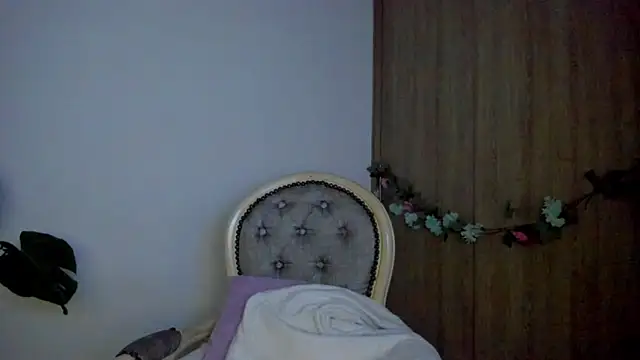 Amatiista Adlı Modelin Canlı Sohbet Odası