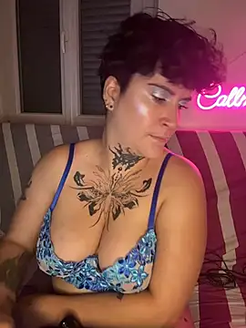 חדר צ'אט בשידור חי של callmelouve
