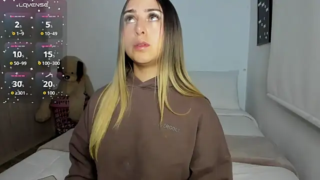sophie_morenoo's Live Chat Room