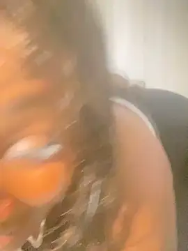 Cardiebae89 Adlı Modelin Canlı Sohbet Odası