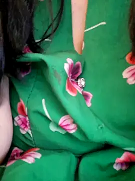Rozaaaaforyoubigboob Live Chatraum