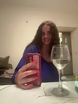 חדר צ'אט בשידור חי של Rozaaaaforyoubigboob