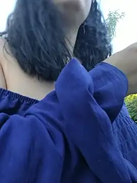 Rozaaaaforyoubigboob Live Chatraum